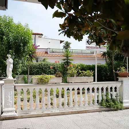 Hotel Vittoria San Felice Circeo Esterno foto